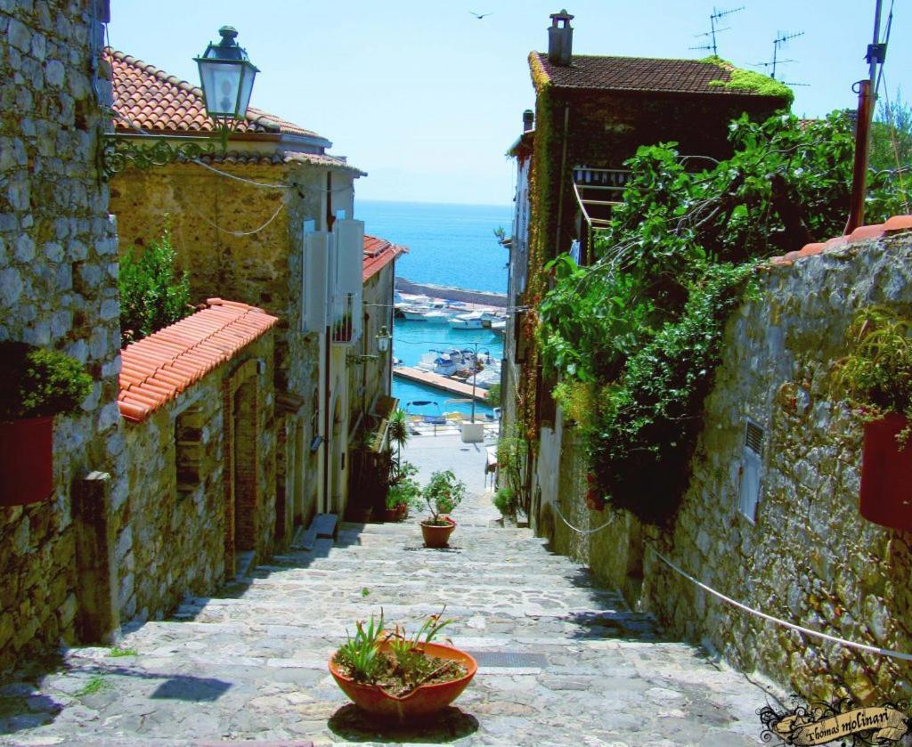 By The Sea In Scario Exterior foto
